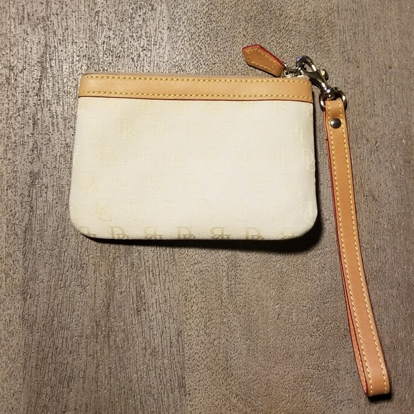 Dooney & Bourke Zipper Wallet Wristlet Change Purs - Picture 2 of 11